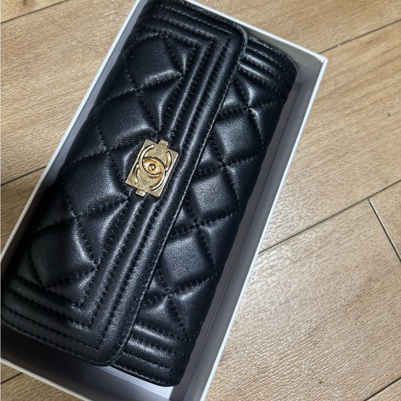 Black leather quilted wallet - Picture 1 of 7